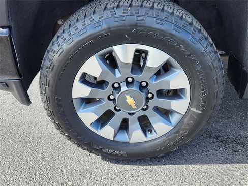 Used 2023 Chevrolet Silverado 2500 Custom w/ Custom Convenience Package image 20