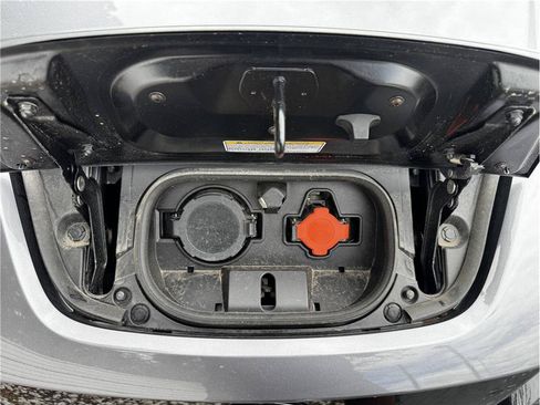 Used 2025 Nissan Leaf S FWD image 28