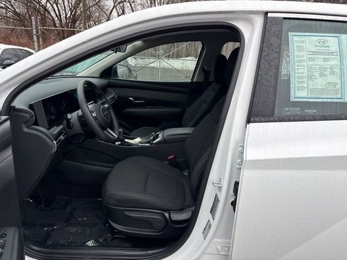 Certified 2025 Hyundai Tucson SE image 20