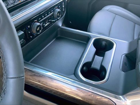 Used 2024 Chevrolet Silverado 2500 LTZ w/ LTZ Convenience Package image 17