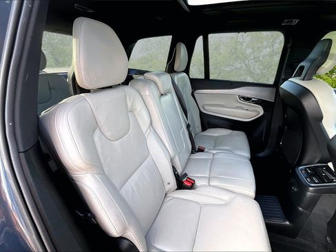 Used 2022 Volvo XC90 T8 R-Design w/ Advanced Package image 27