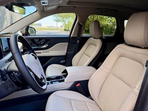 New 2026 Lincoln Corsair Premiere image 10