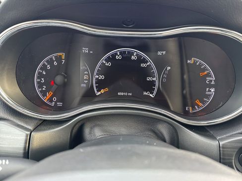 Used 2020 Jeep Grand Cherokee Altitude image 29