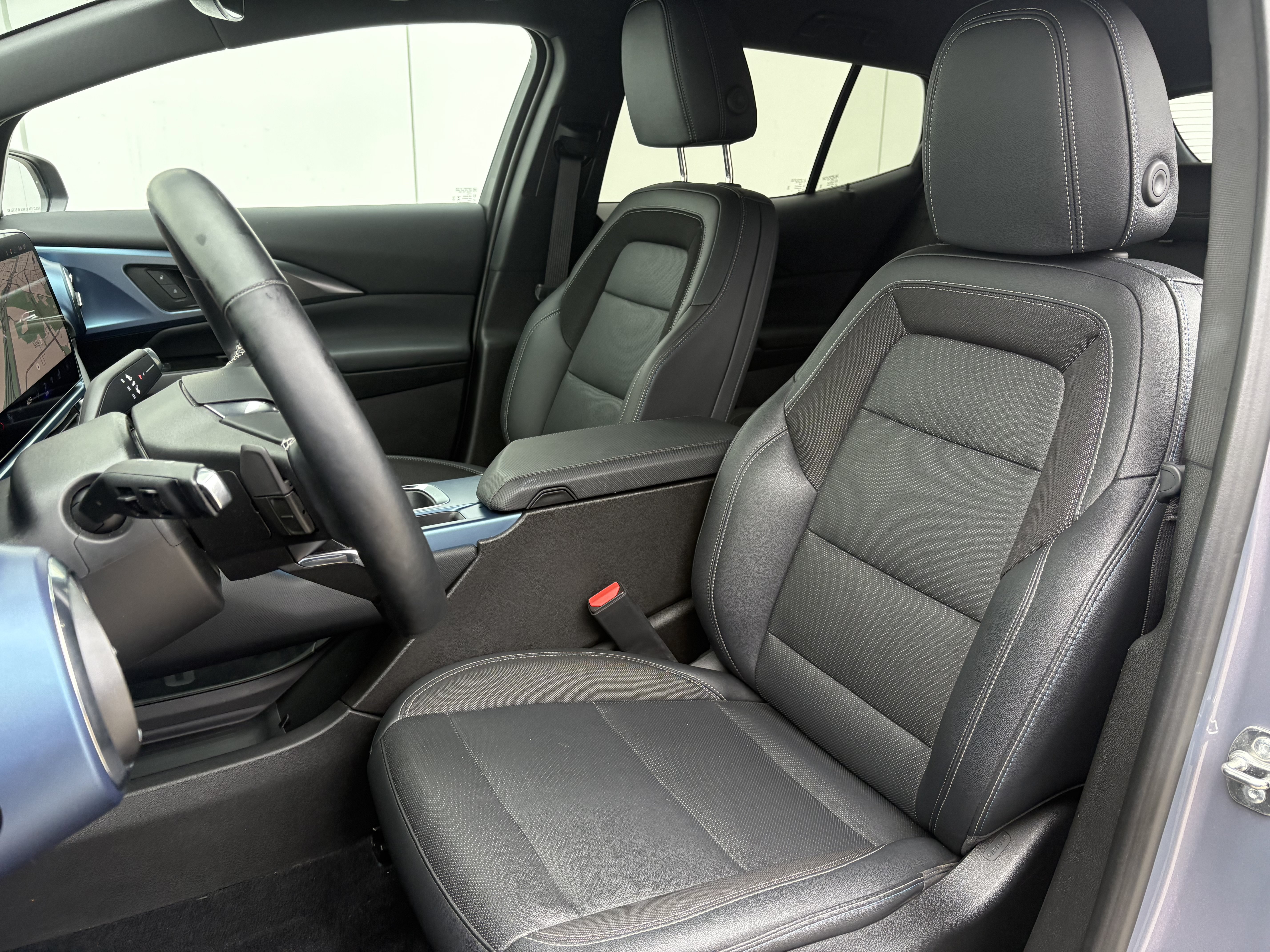 Used 2024 Chevrolet Equinox EV LT AWD/4WD image 11