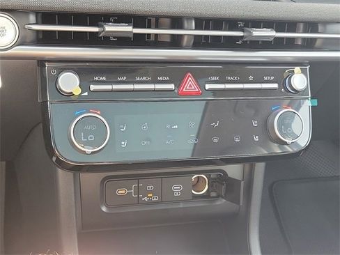 New 2026 Hyundai Tucson Limited image 11