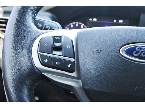 Used 2020 Ford Explorer XLT w/ Equipment Group 202A image 19