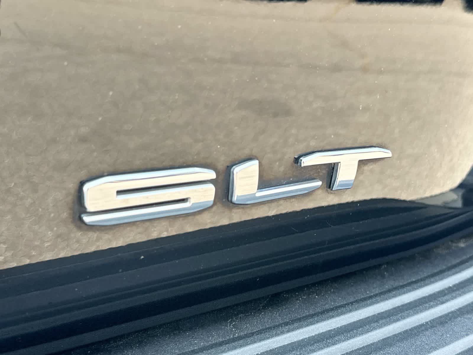 Used 2023 GMC Yukon SLT AWD/4WD image 13