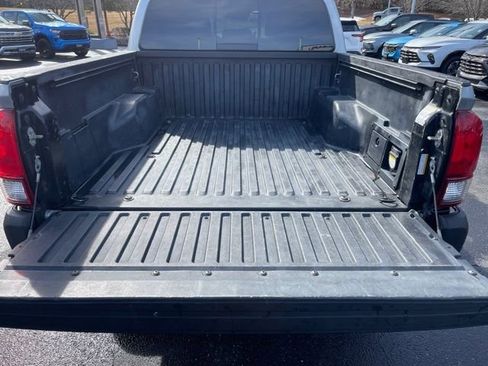 Used 2019 Toyota Tacoma TRD Off-Road AWD/4WD image 22