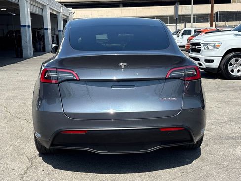 Used 2023 Tesla Model Y Performance image 5