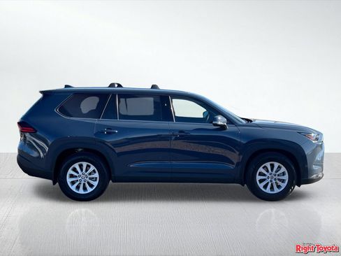 Certified 2025 Toyota Grand Highlander FWD image 8