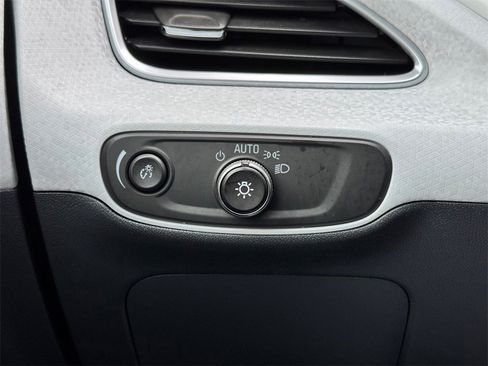 Used 2019 Chevrolet Bolt Premier w/ Infotainment Package image 30