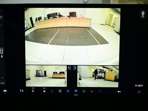 Used 2023 Tesla Model S image 20