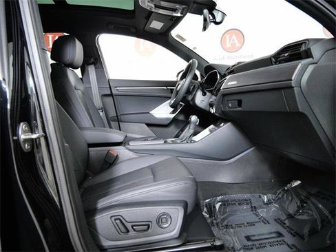 Certified 2024 Audi Q3 2.0T Premium Plus image 11