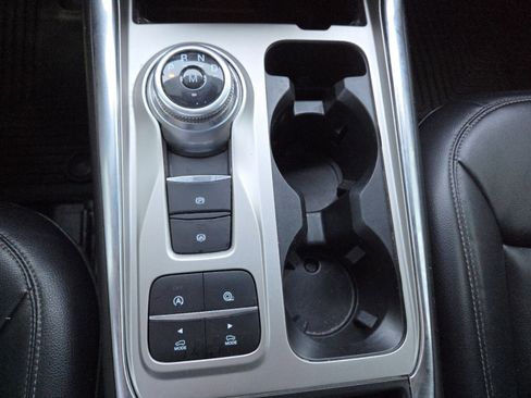Used 2020 Ford Explorer XLT w/ Equipment Group 202A RWD image 34