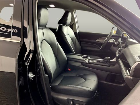 Used 2025 Toyota Grand Highlander FWD image 9