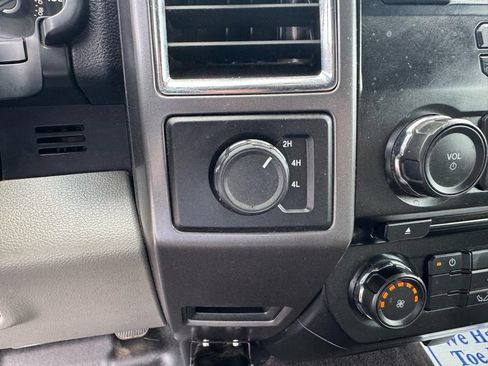 Used 2016 Ford F150 XLT AWD/4WD image 24