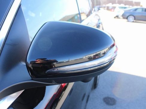 Used 2022 Mercedes-Benz GLC 300 4MATIC image 7