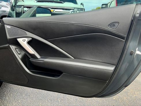 Used 2018 Chevrolet Corvette Stingray Coupe w/ Carbon Flash Badge Package image 18