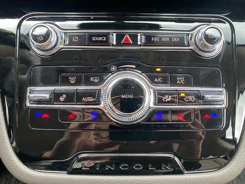 Used 2022 Lincoln Corsair Reserve w/ Elements Package image 17