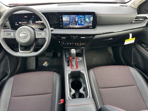 New 2026 Nissan Kicks SR w/ Cold Weather Package image 15