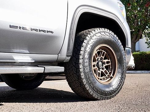 Used 2019 GMC Sierra 1500 SLT w/ SLT Premium Plus Package image 9