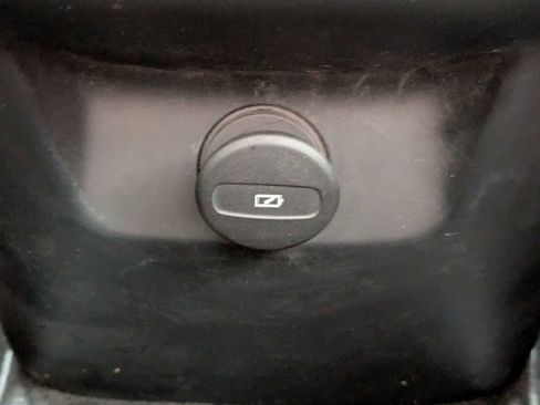 Certified 2023 Volvo XC60 B5 Ultimate AWD/4WD image 17