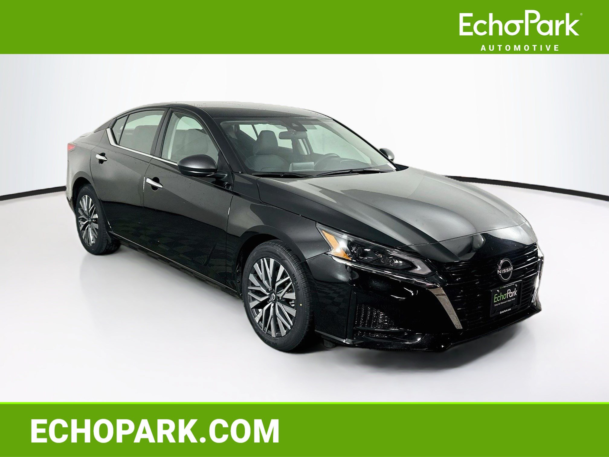 Used 2025 Nissan Altima 2.5 SV FWD image 1