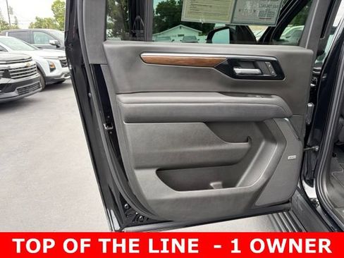 Certified 2025 Chevrolet Suburban High Country AWD/4WD image 13
