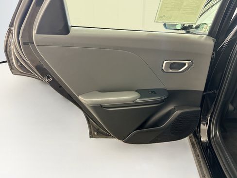 Used 2025 Kia K4 LXS image 27