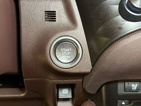 Used 2019 Lexus ES 350 w/ Premium Package image 29