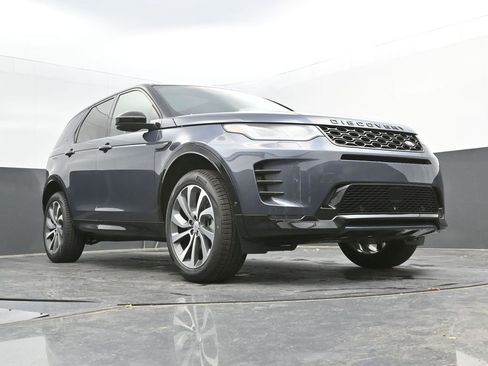 Used 2025 Land Rover Discovery Sport Dynamic SE image 35