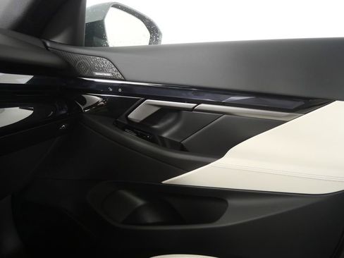 New 2026 BMW i5 eDrive40 w/ M Sport Package image 23