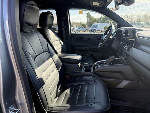 Used 2024 Chevrolet Colorado Trail Boss w/ Technology Package image 31