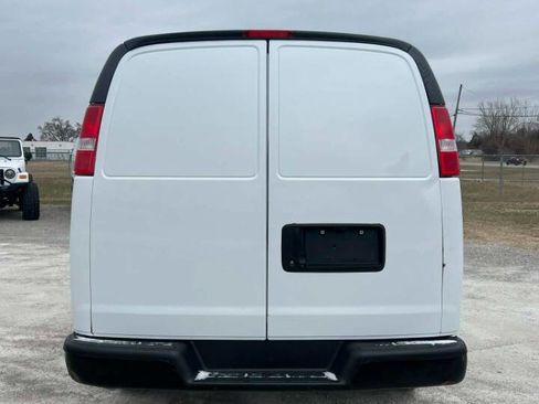 Used 2022 GMC Savana 2500 2500 3dr Cargo Van w/ Driver Convenience Package image 6