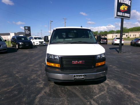 Used 2018 GMC Savana 3500 LS w/ Cold Climate Package RWD image 5