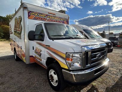 Used 2019 Ford E-450 and Econoline 450 Super Duty w/ Power Windows & Locks Group
