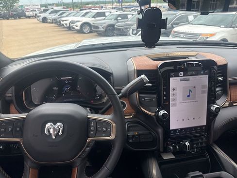 Used 2024 RAM 2500 Limited w/ Safety Group AWD/4WD image 8