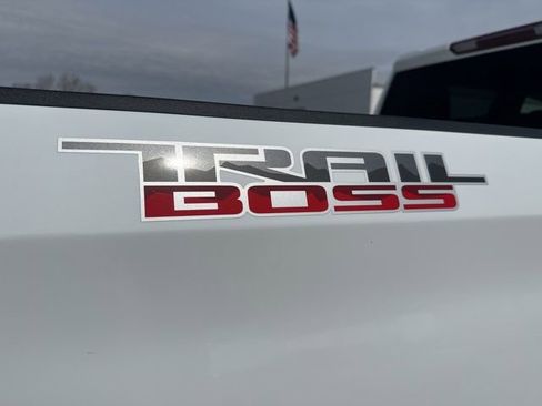 Used 2021 Chevrolet Silverado 1500 LT Trail Boss image 4