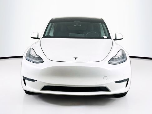 Used 2020 Tesla Model Y Long Range image 2