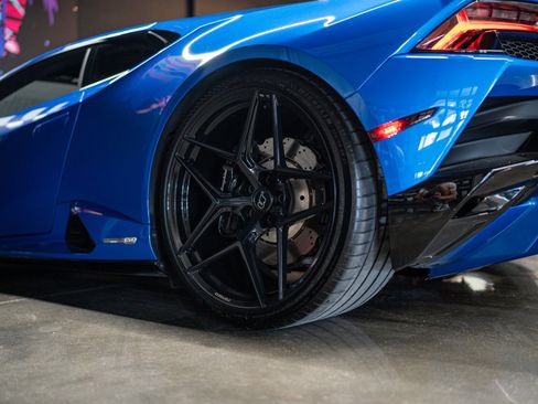 Used 2021 Lamborghini Huracan EVO image 14