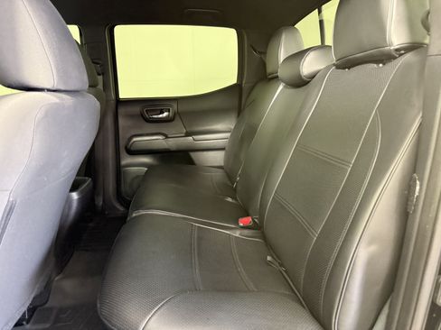 Used 2016 Toyota Tacoma TRD Off-Road w/ Towing Package image 14