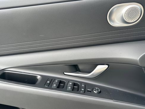 New 2026 Hyundai Elantra SE FWD image 11