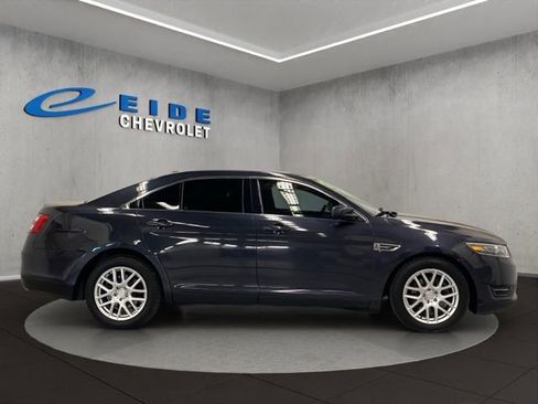 Used 2017 Ford Taurus SEL FWD image 2
