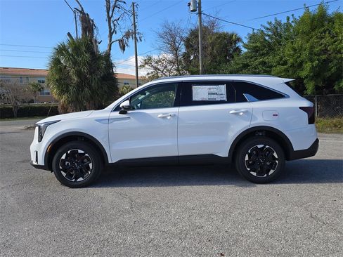New 2026 Kia Sorento S image 5