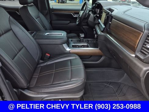 Used 2022 Chevrolet Silverado 1500 High Country w/ High Country Premium Package AWD/4WD image 12