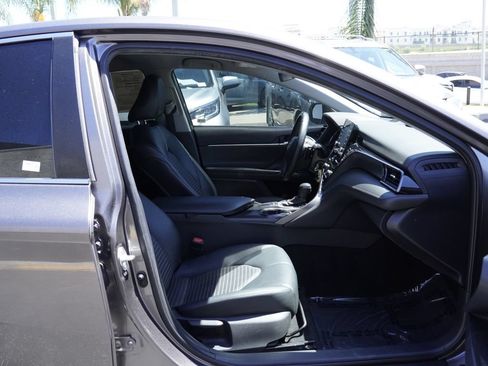 Used 2022 Toyota Camry SE FWD image 23