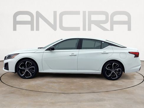 Used 2024 Nissan Altima 2.5 SR image 11