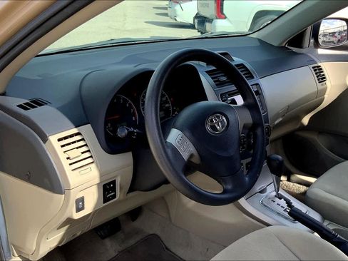 Used 2013 Toyota Corolla LE FWD image 17