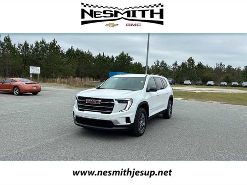 Used 2025 GMC Acadia Elevation image 1