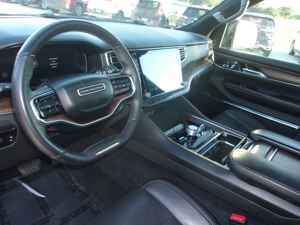 Used 2024 Jeep Grand Wagoneer L 4WD image 10